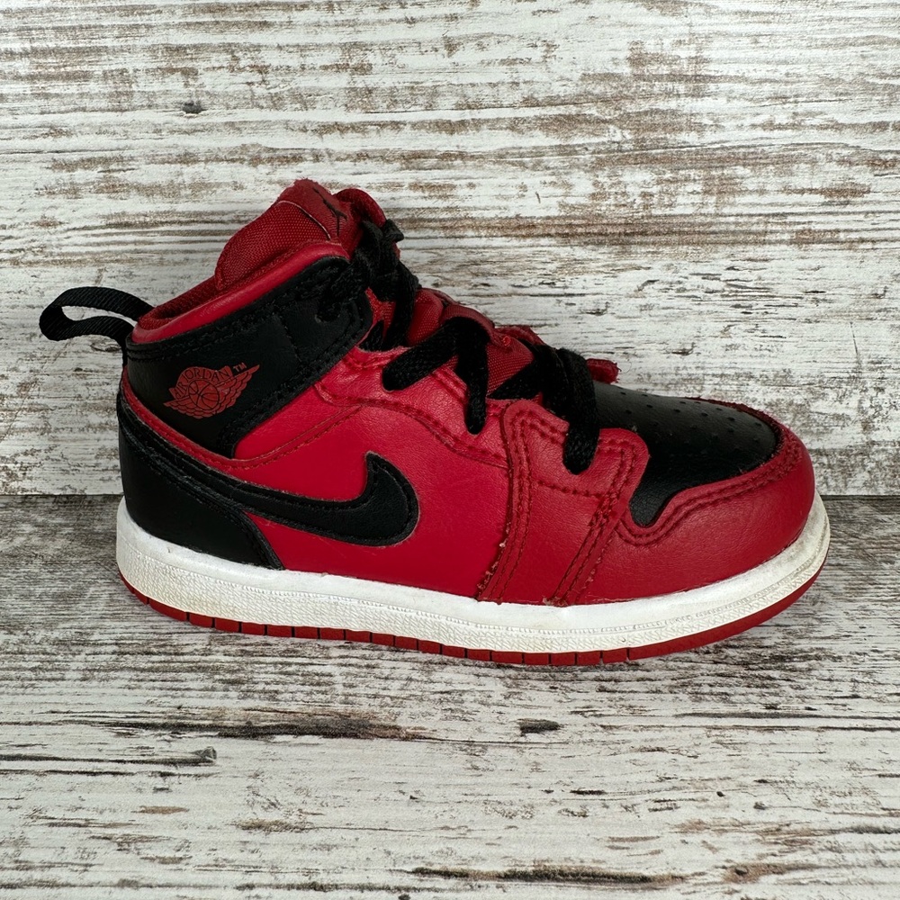 Toddler Nike Air Jordan 1 Mid Reverse Bred Sz 8c.